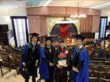 今年は安田講堂で学位授与式が行われました。