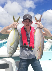 7/31 OBの佐野君が3キロのシマアジとカンパチを釣りました。大物賞です！
