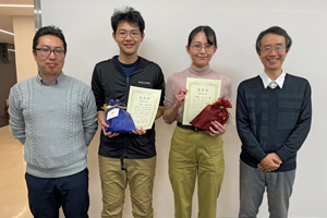 2/27 卒業研究発表者86人中、伊藤ななみさんと河西勇輝君が最優秀賞を受賞しました。