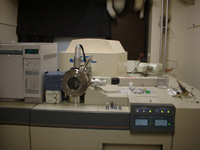 質量分析装置 (JMS-700)
